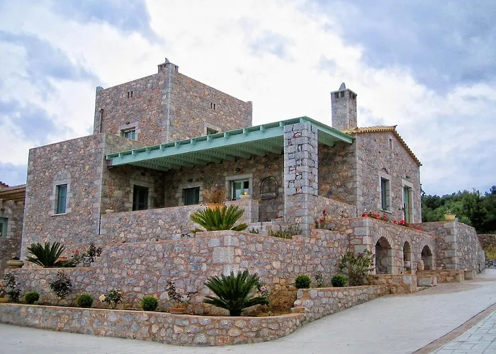 Villa Dimitra - Mani , Traditional Archontiko