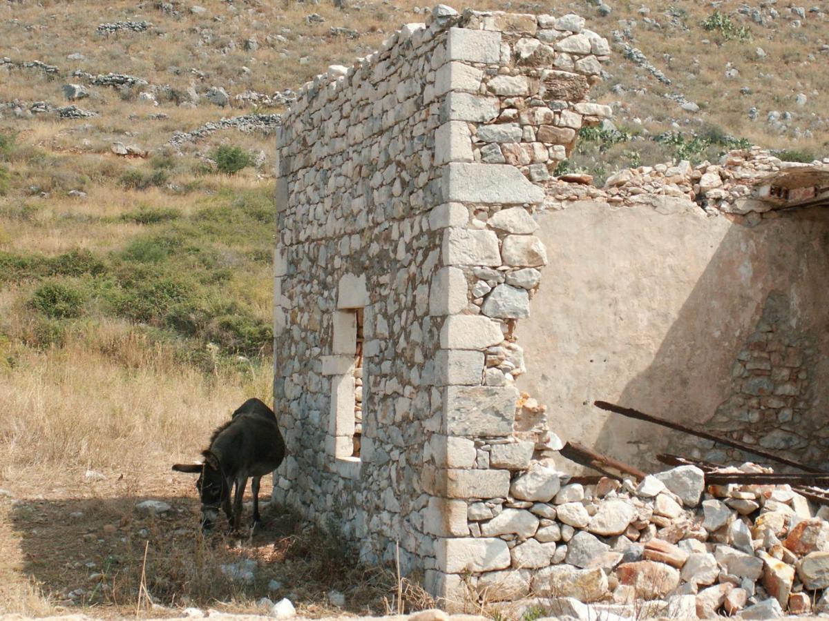 Dimitra - Mani , Traditional Archontiko